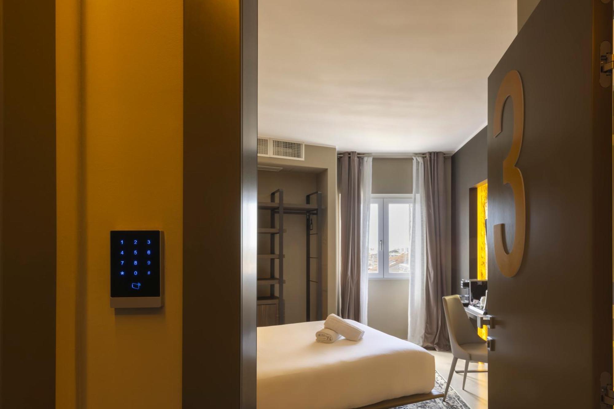 Milestone (Adults Only) Bed & Breakfast Quartu Sant'Elena Ngoại thất bức ảnh